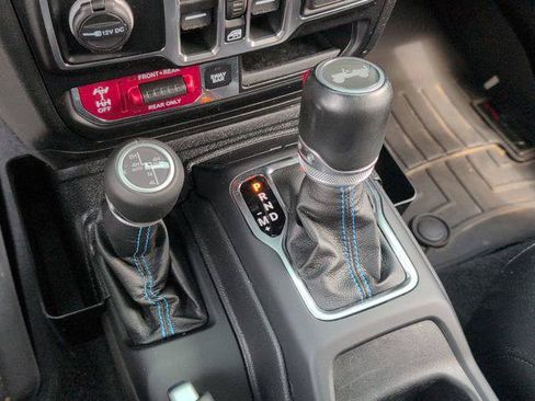 Certified 2021 Jeep Wrangler Unlimited Rubicon 4xe w/ Cold Weather Group AWD/4WD image 12