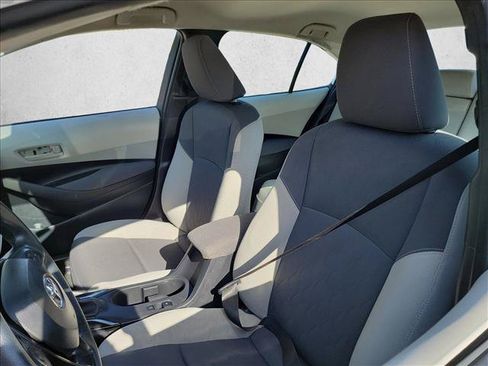 Used 2025 Toyota Corolla LE FWD image 10