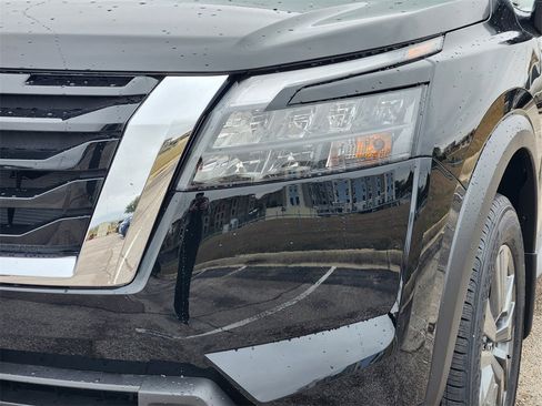 New 2025 Nissan Pathfinder SV image 5