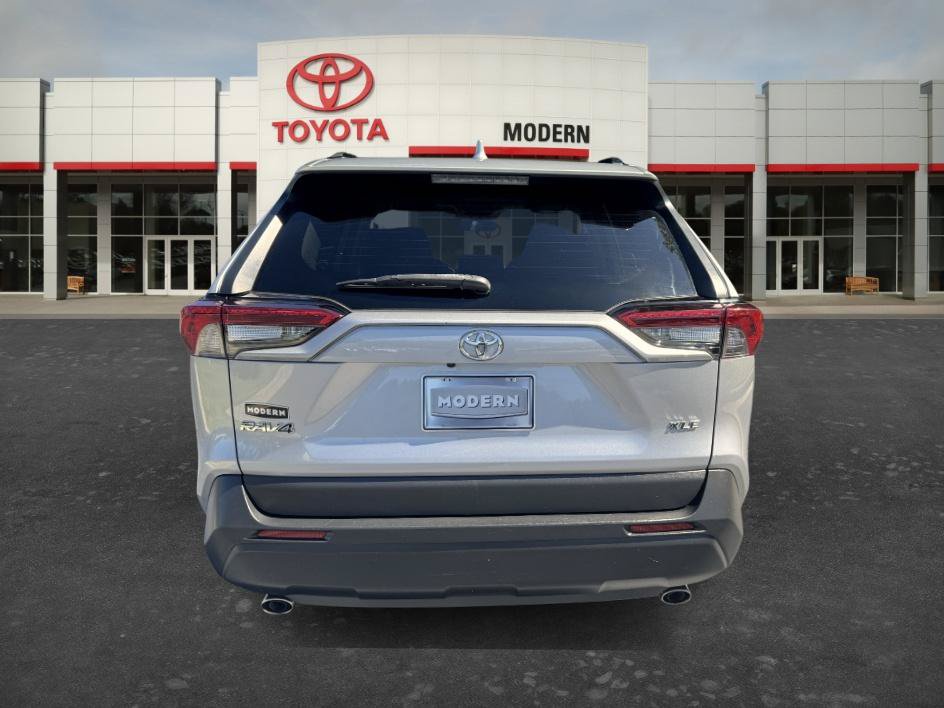 Certified 2021 Toyota RAV4 XLE w/ Convenience Package FWD image 6