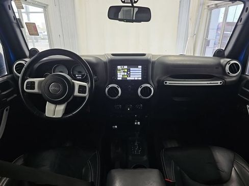 Used 2014 Jeep Wrangler Unlimited Sahara AWD/4WD image 12