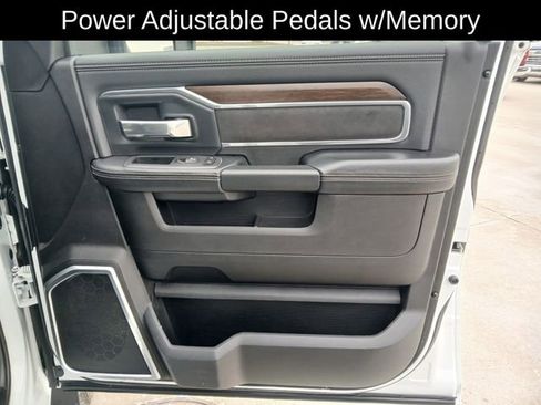 Used 2024 RAM 3500 Laramie w/ Towing Technology Group image 16