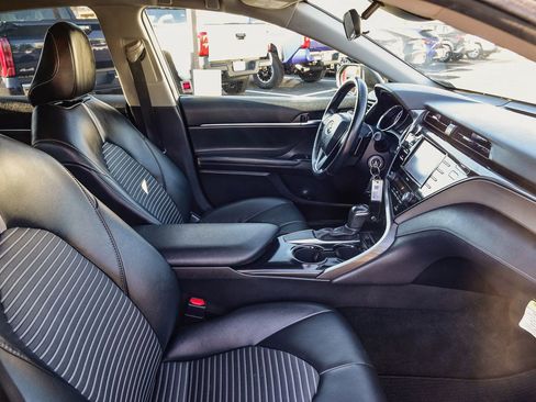 Certified 2020 Toyota Camry SE image 20