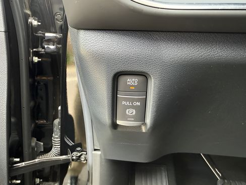 Used 2025 Nissan Armada SL w/ Captain's Chari Seat Package RWD image 16