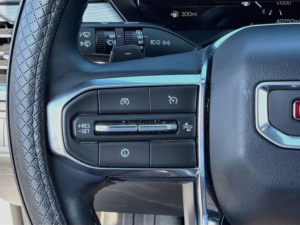Used 2025 GMC Acadia Elevation FWD image 18