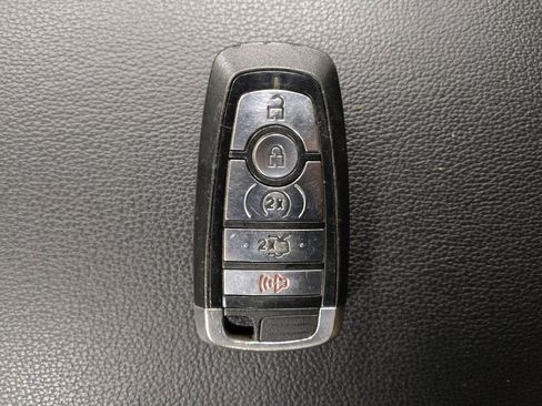 Used 2018 Ford Explorer Limited image 32