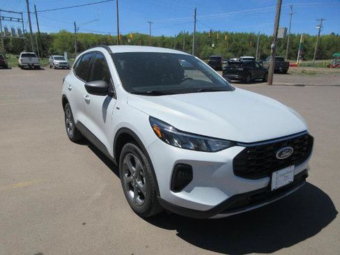 Certified 2025 Ford Escape ST-Line AWD/4WD image 4