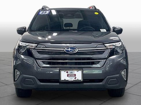 Used 2025 Subaru Forester Premium AWD/4WD image 4