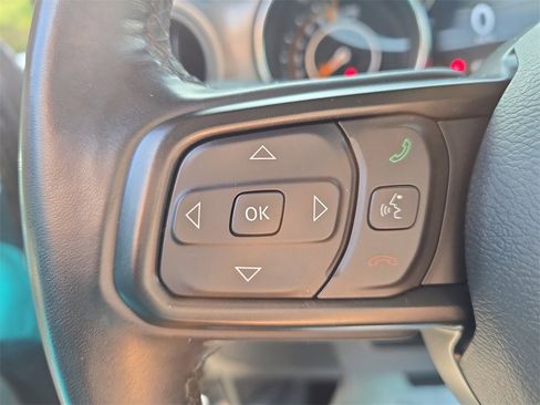 Used 2021 Jeep Gladiator Willys image 17