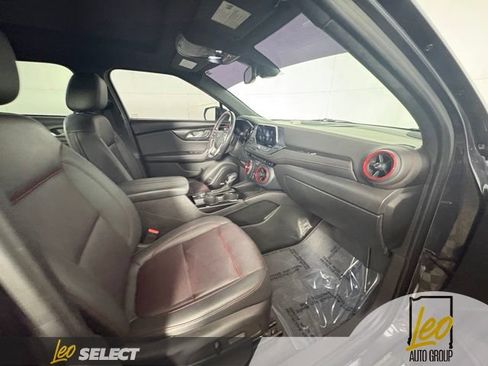 Used 2021 Chevrolet Blazer RS w/ Enhanced Convenience Package FWD image 9