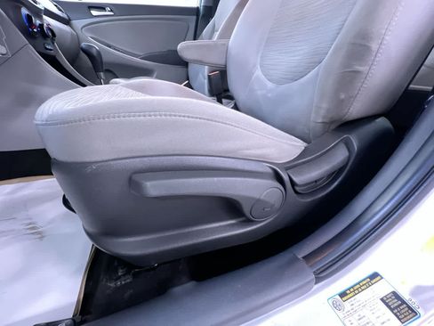 Used 2016 Hyundai Accent SE FWD image 13
