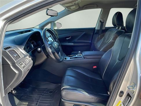 Used 2013 Toyota Venza XLE image 21