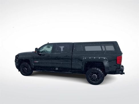 Used 2018 Chevrolet Silverado 2500 LTZ w/ Midnight Edition image 6