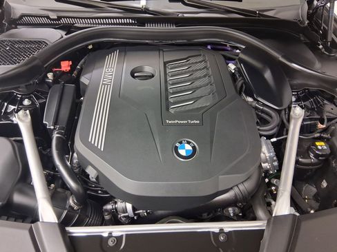 Certified 2022 BMW 540i image 38