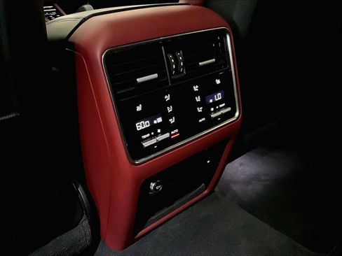 Used 2022 Porsche Cayenne S image 30