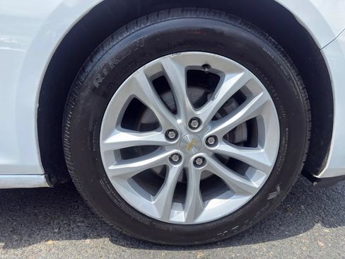 Used 2018 Chevrolet Malibu LS FWD image 9