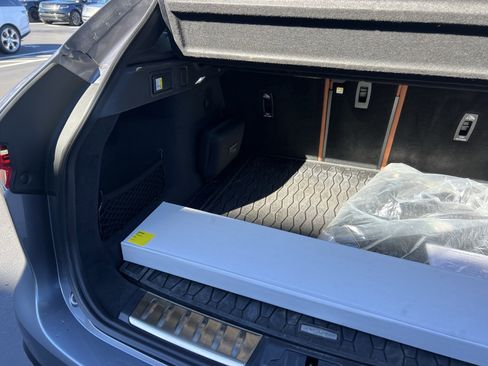 Certified 2025 Jaguar F-PACE R-Dynamic S image 36