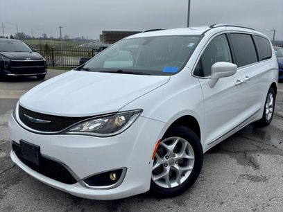 Used 2018 Chrysler Pacifica Touring-L w/ Tire & Wheel Group