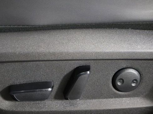 Used 2023 Nissan Rogue SV w/ SV Premium B Package image 24