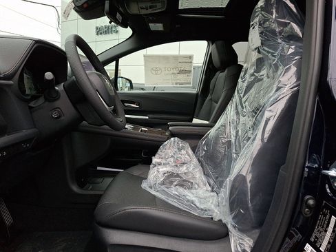 New 2026 Toyota Sienna Limited image 7