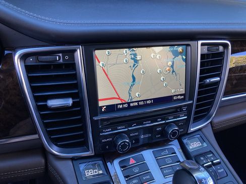 Used 2016 Porsche Panamera 4S w/ Premium Package Plus image 28