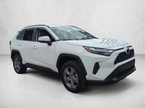 Used 2025 Toyota RAV4 XLE w/ Convenience Package AWD/4WD image 3