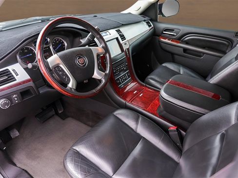Used 2011 Cadillac Escalade EXT Luxury image 10