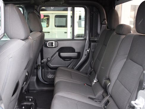 Certified 2021 Jeep Gladiator Sport image 30