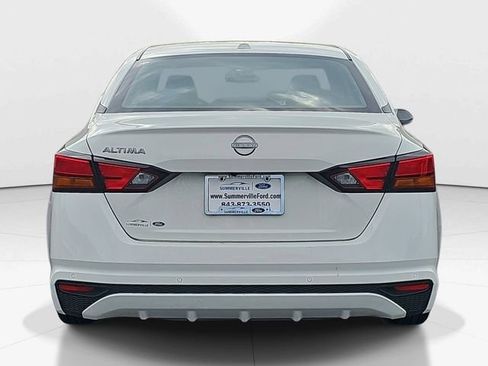 Used 2025 Nissan Altima 2.5 SV FWD image 5