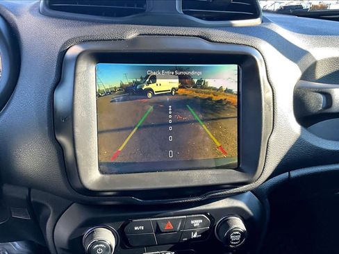 Used 2023 Jeep Renegade Latitude image 27