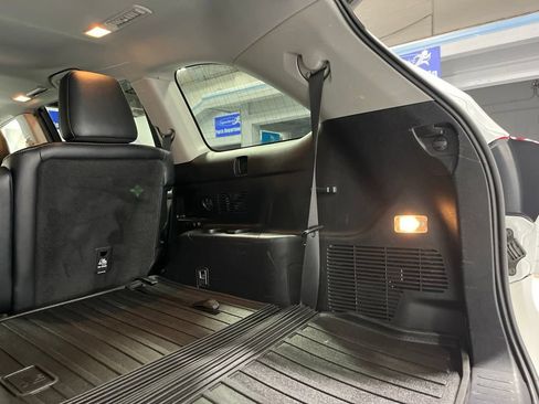 Used 2019 Toyota Highlander XLE AWD/4WD image 42