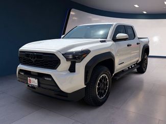 Used 2026 Toyota Tacoma TRD Off-Road w/ TRD Off Road Premium Package AWD/4WD video 1