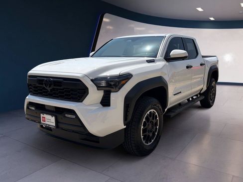 Used 2026 Toyota Tacoma TRD Off-Road w/ TRD Off Road Premium Package AWD/4WD image 1