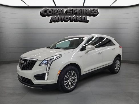 Used 2022 Cadillac XT5 Premium Luxury w/ Technology Package FWD image 3