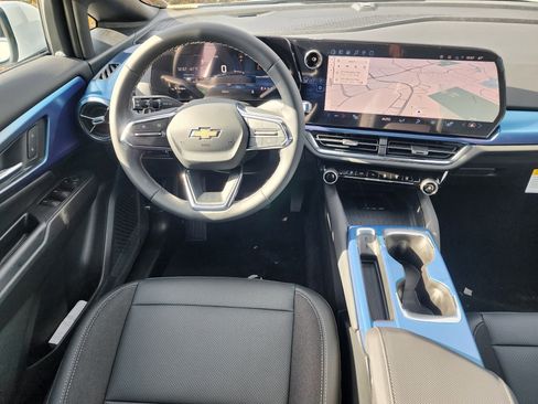 New 2026 Chevrolet Equinox EV LT image 20