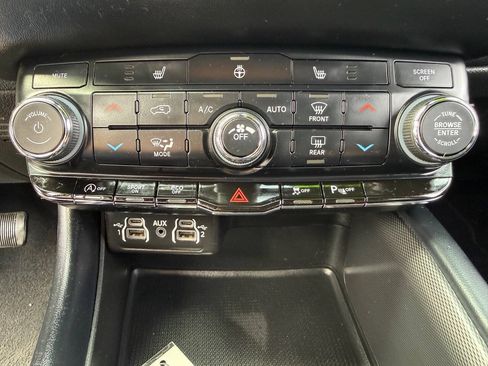 Used 2023 Dodge Durango GT AWD/4WD image 23