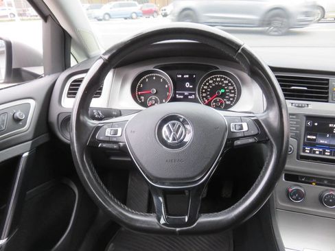 Used 2017 Volkswagen Golf Wolfsburg Edition image 13