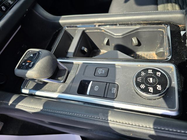Used 2022 Nissan Pathfinder SV AWD/4WD image 19