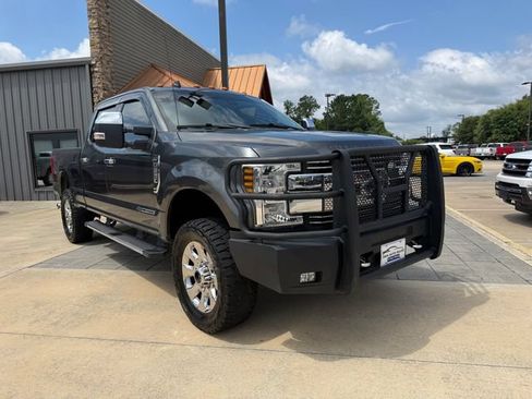 Used 2019 Ford F250 Lariat w/ Lariat Ultimate Package AWD/4WD image 3