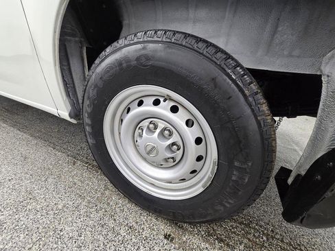 Used 2021 Nissan NV 2500 S image 23