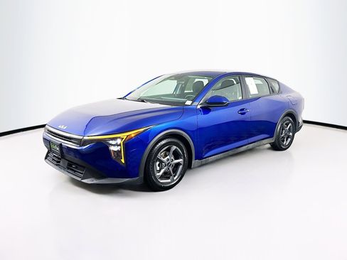 Used 2025 Kia K4 LXS image 3