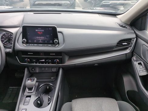 Used 2025 Nissan Rogue SV FWD image 8