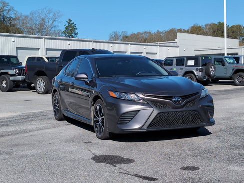 Used 2020 Toyota Camry SE image 8