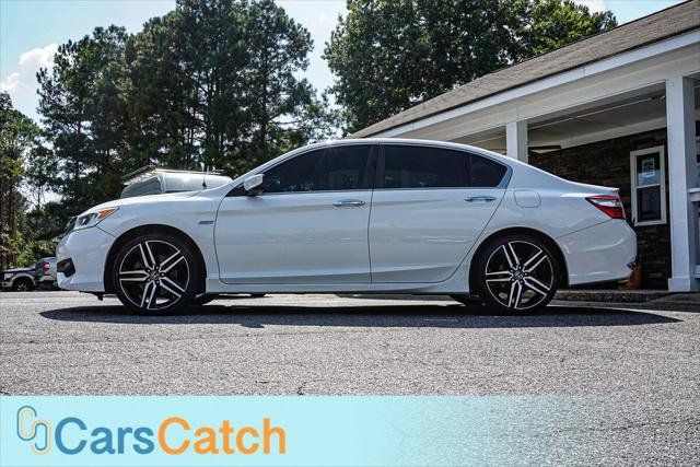 Used 2017 Honda Accord Sport image 14