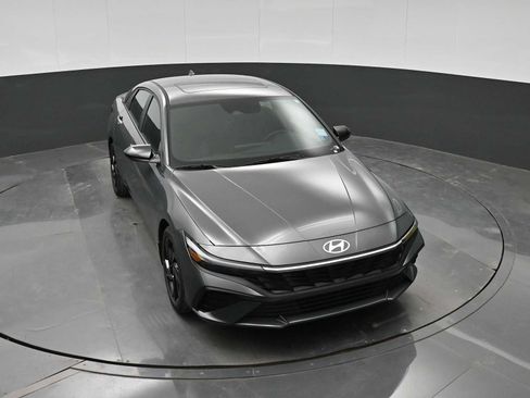 New 2026 Hyundai Elantra SEL Sport FWD image 25