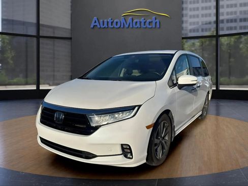 Used 2023 Honda Odyssey Touring image 3