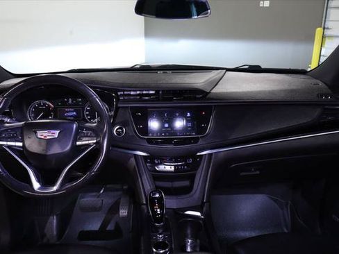 Used 2021 Cadillac XT6 Luxury FWD image 16