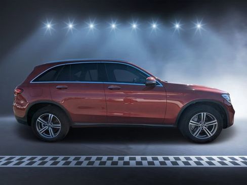 Used 2020 Mercedes-Benz GLC 300 4MATIC image 2
