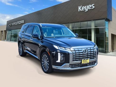 Certified 2023 Hyundai Palisade Calligraphy FWD image 3