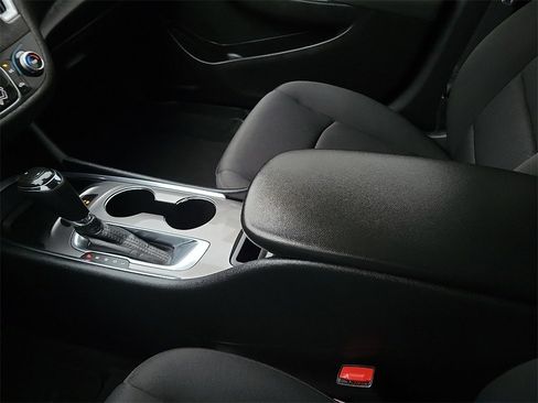 Used 2020 Chevrolet Malibu LS w/ Driver Confidence Package II image 25